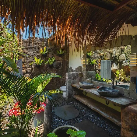 Tropical Villa Flintstones Canggu  Exterior photo