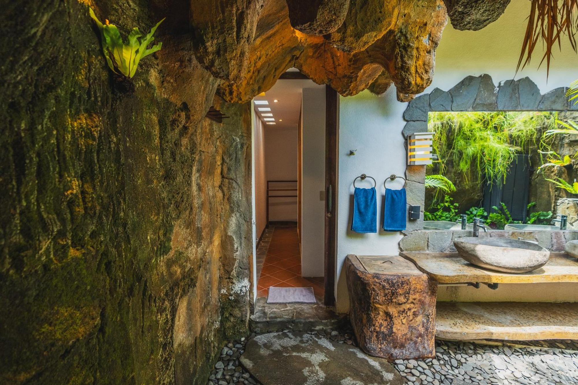 Tropical Flintstones Villa *