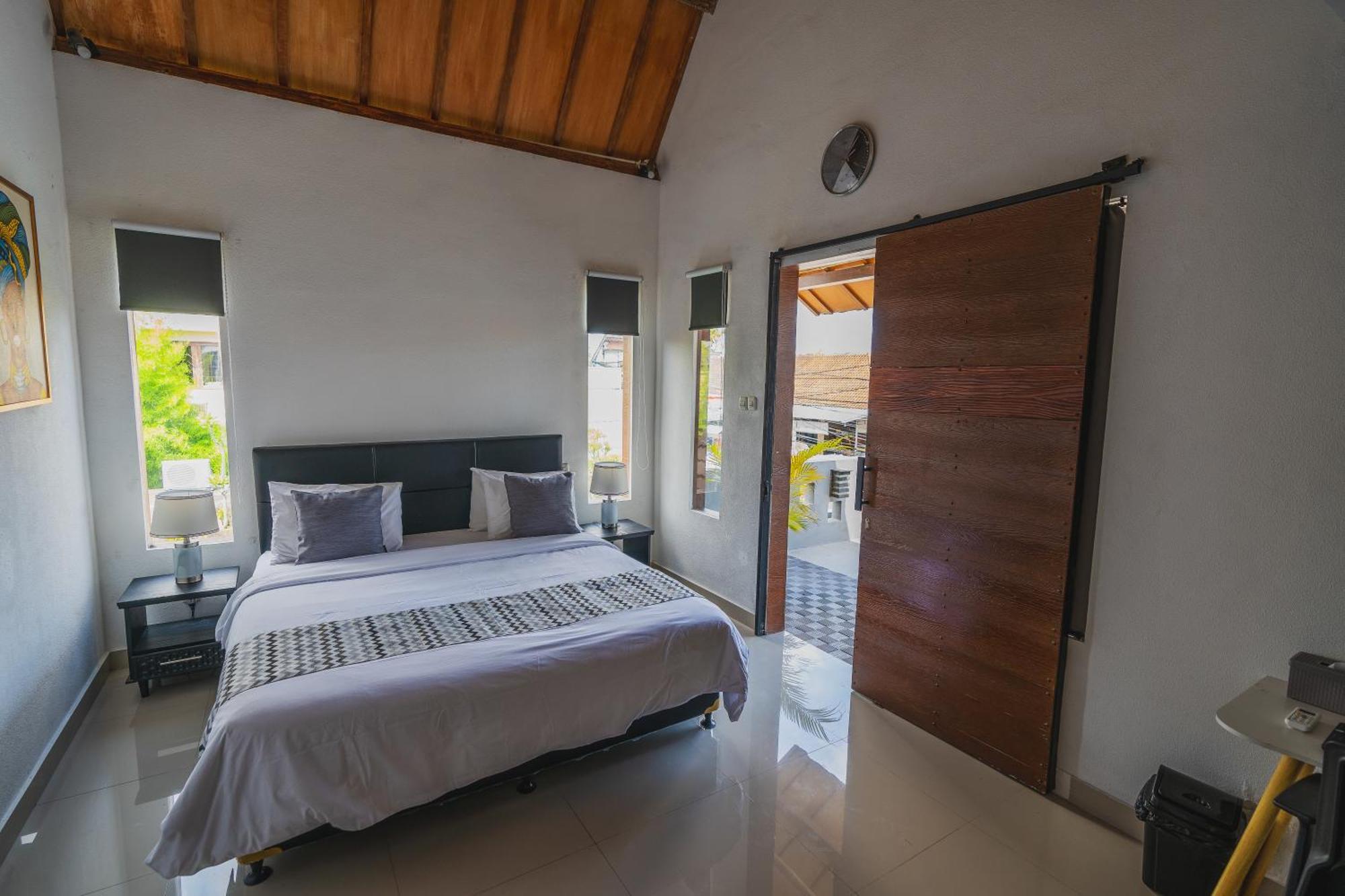 Tropical Flintstones Villa *