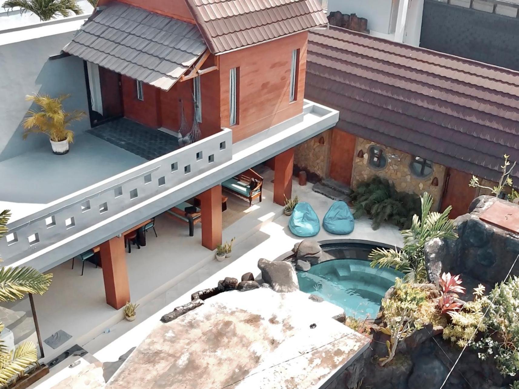 Villa Tropical Flintstones