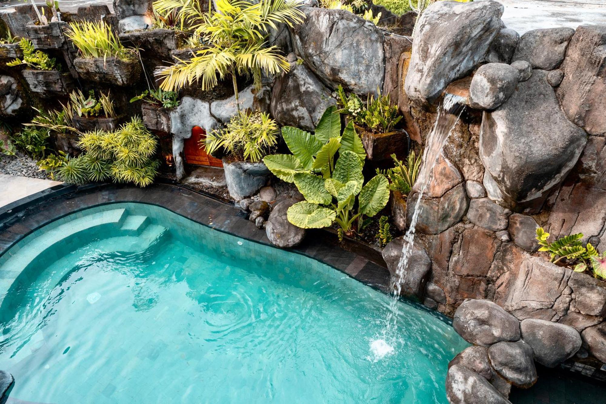 Tropical Flintstones Villa